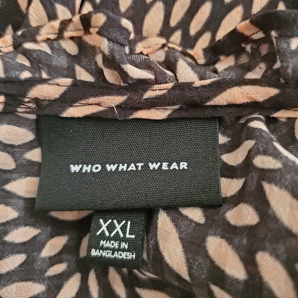 Who What Wear Contemporary Floral Pattern Blouse - Picture 7 of 7